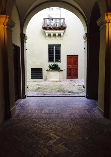 Antica Foligno 1600 Magic Apartment Extérieur photo